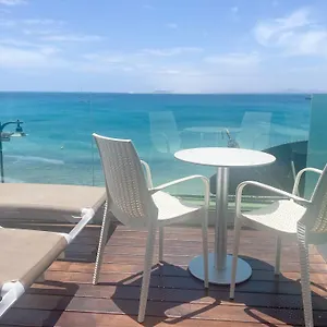 apartamentos-marina-playa-blanca-lanzarote.in-canary-islands.com/